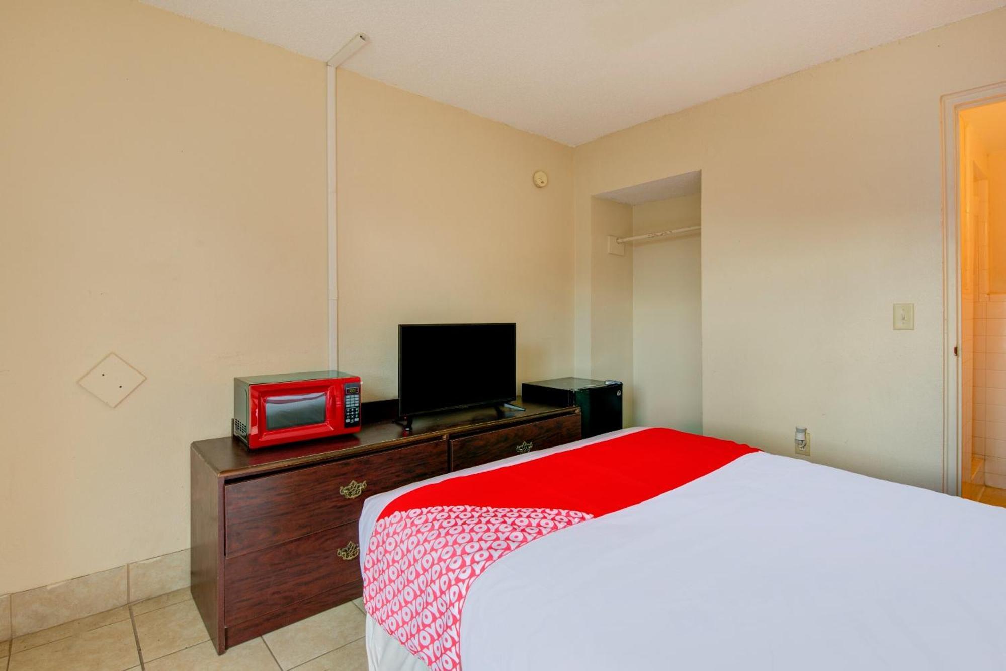 Oyo Hotel Douglas Ga Us-441 ภายนอก รูปภาพ
