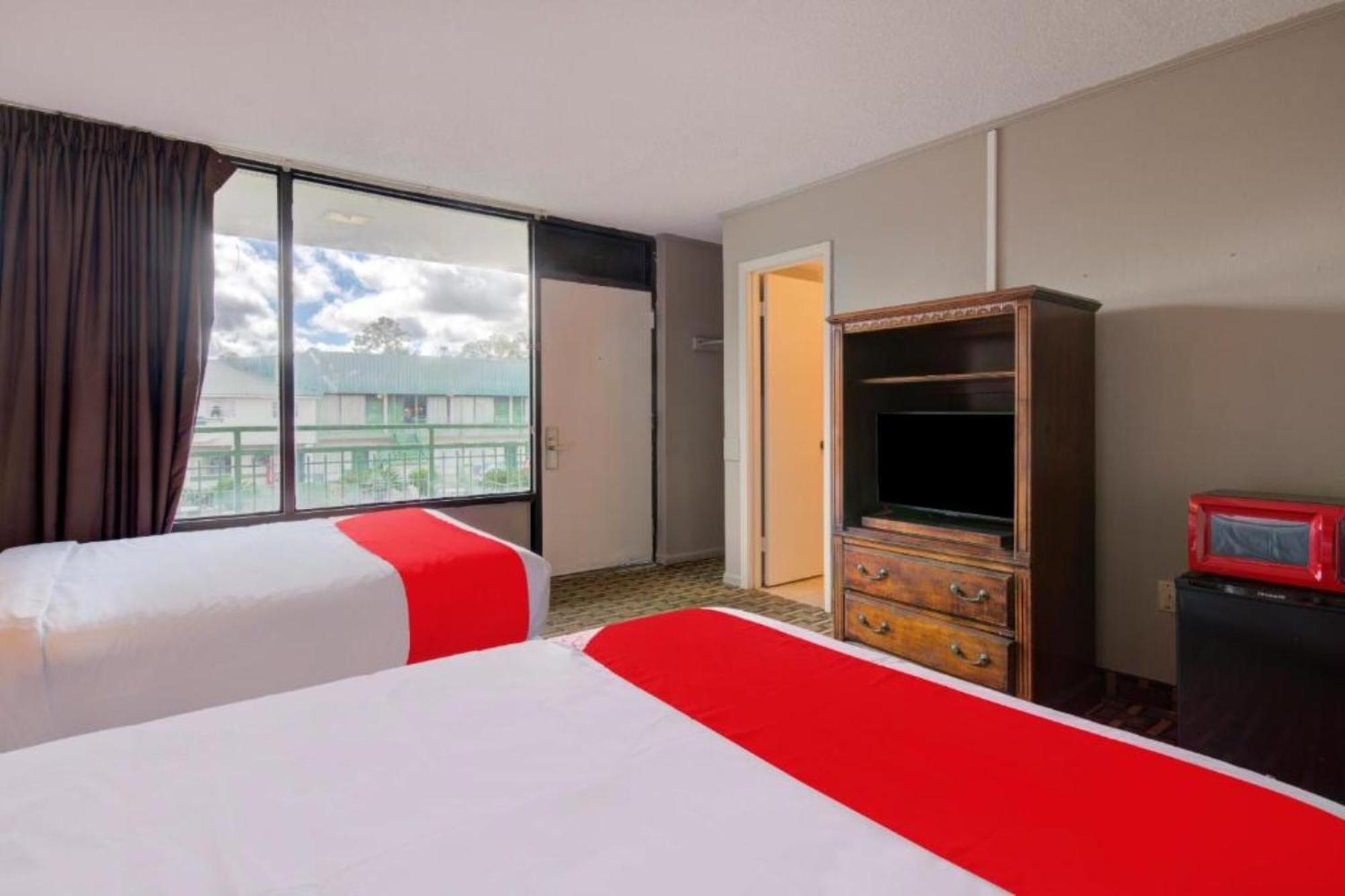 Oyo Hotel Douglas Ga Us-441 ภายนอก รูปภาพ