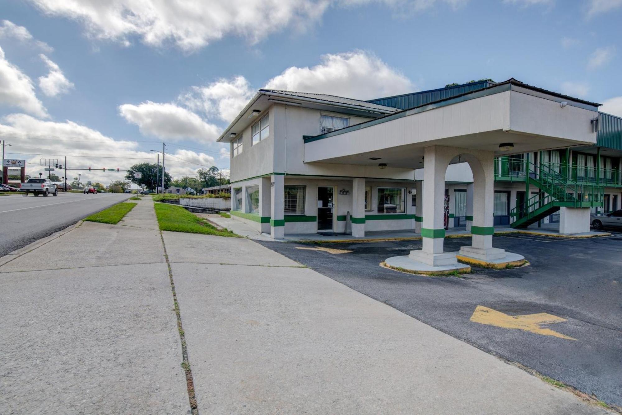 Oyo Hotel Douglas Ga Us-441 ภายนอก รูปภาพ