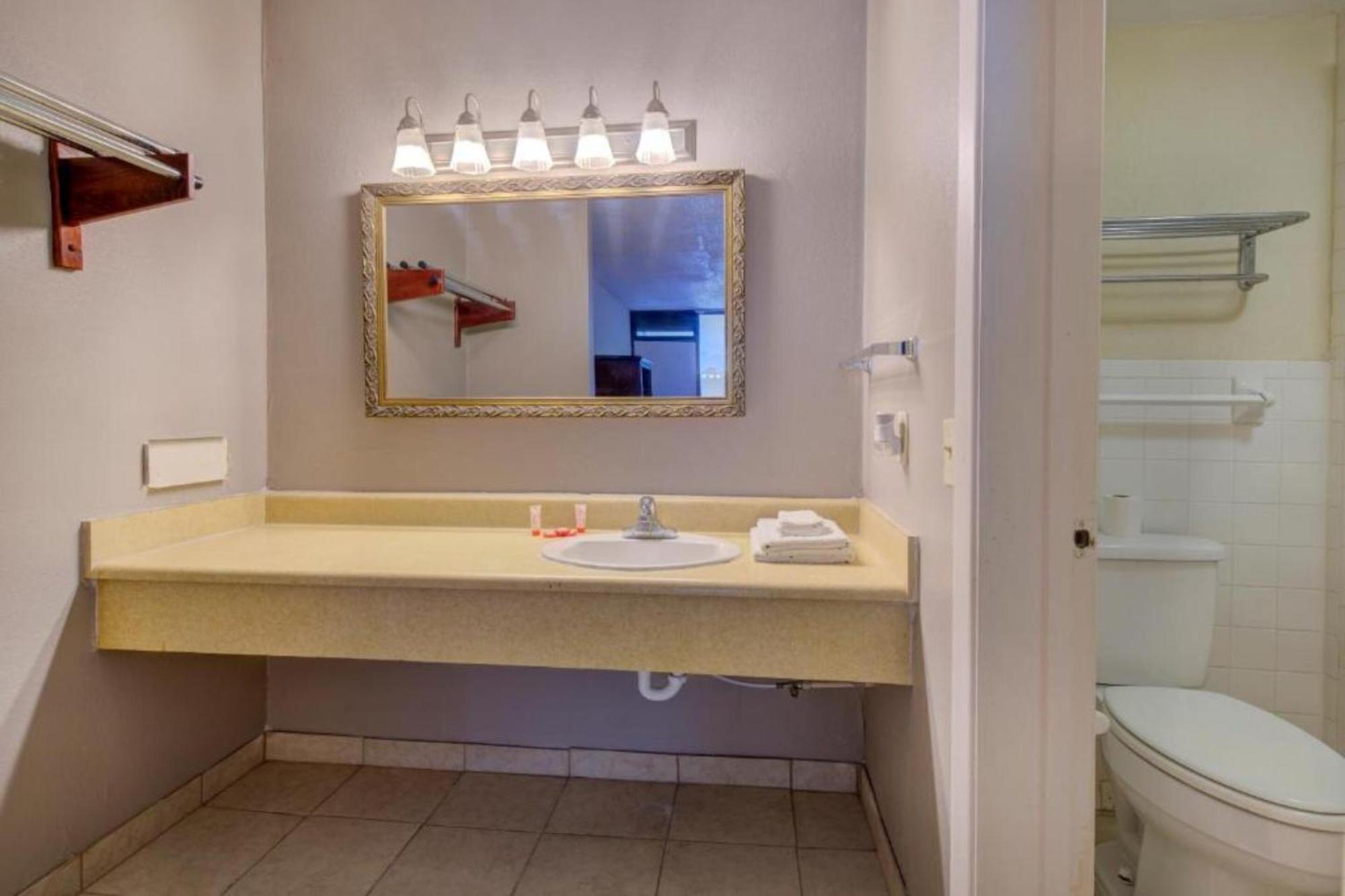 Oyo Hotel Douglas Ga Us-441 ภายนอก รูปภาพ