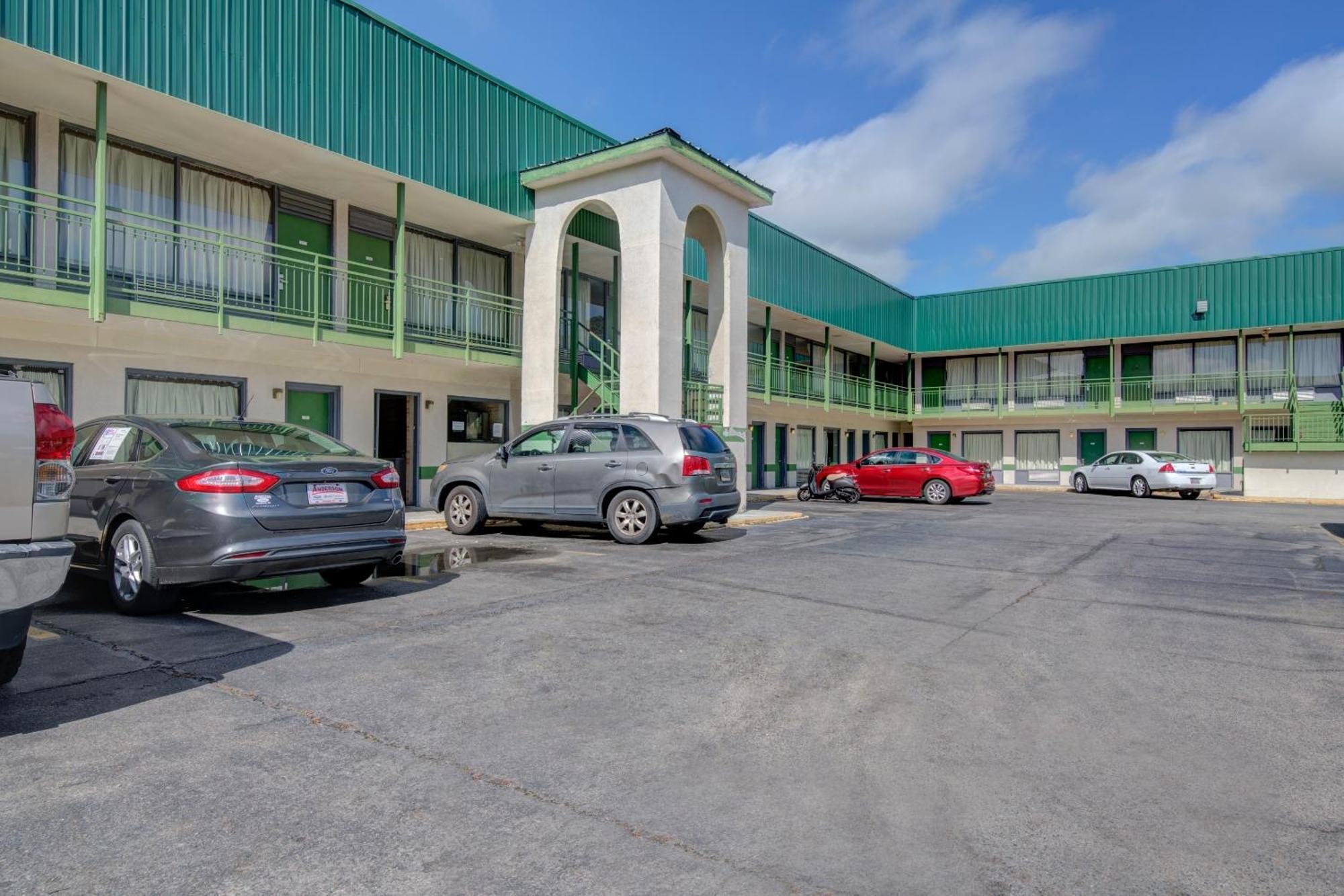 Oyo Hotel Douglas Ga Us-441 ภายนอก รูปภาพ